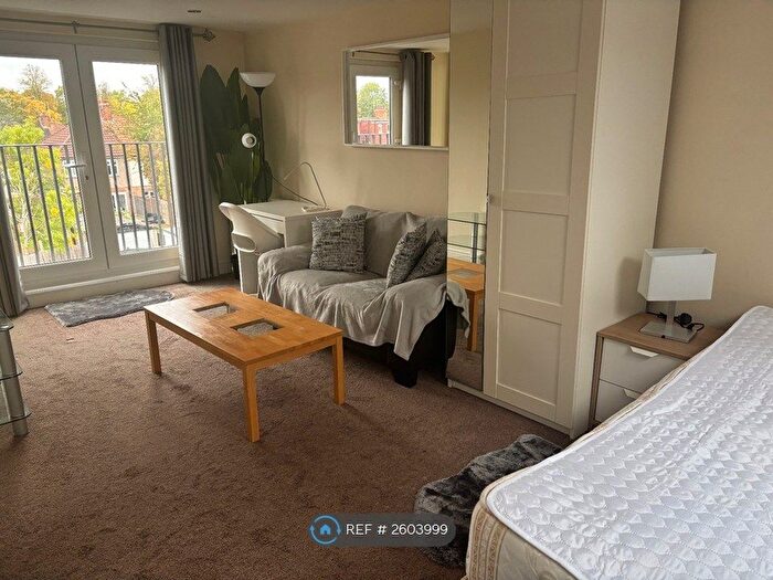 6 Bedroom Semi Detached House To Rent In Whitton Dene, Isleworth, TW7