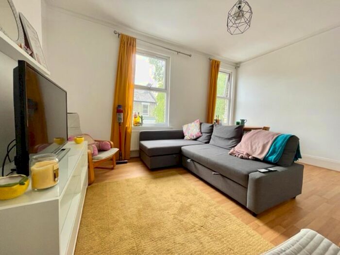 3 Bedroom Flat To Rent In Tresco Road, London, SE15