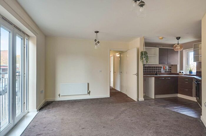 2 Bedroom Flat For Sale In Oaklands Close, Romford, RM3