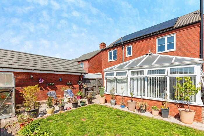 4 Bedroom Detached House For Sale In Slate Drive, Kettering, NN16