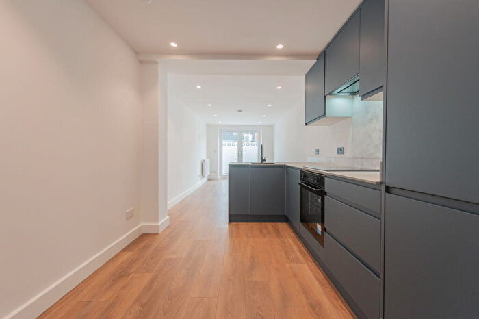2 Bedroom End Of Terrace House To Rent In Methuen Street, Southampton, SO14
