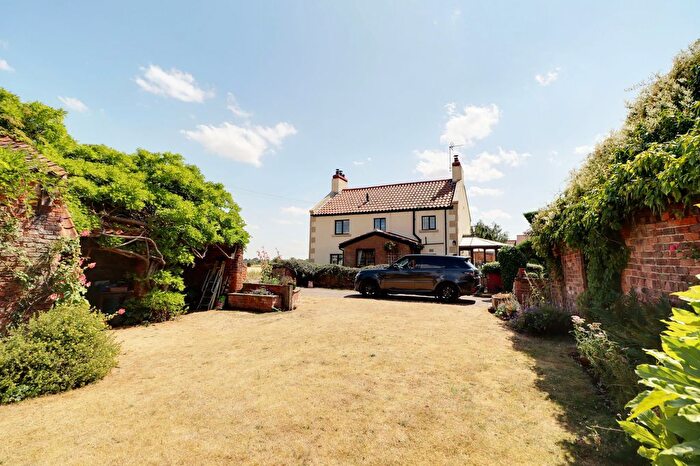 3 Bedroom Detached House For Sale In Belshaw Lane, Belton, DN9