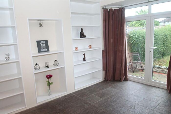 3 Bedroom Semi-Detached House To Rent In Brocks Drive, North Cheam, Sutton, SM3