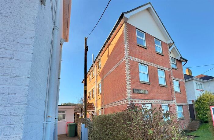 2 Bedroom Flat To Rent In Tennyson Road, Freshwater, PO40