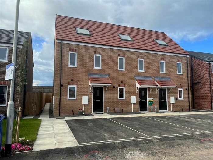 3 Bedroom Town House To Rent In Puffin View, North Sea Manor, Amble, NE65