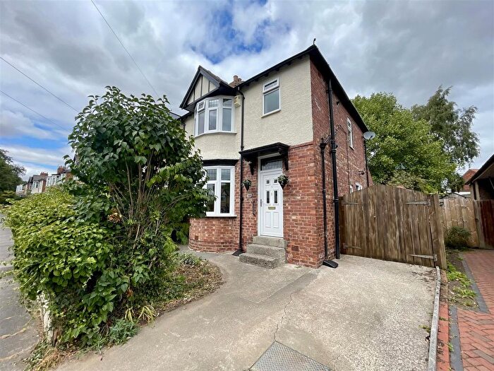 3 Bedroom Semi Detached House For Sale In Bates Avenue, Darlington, DL3