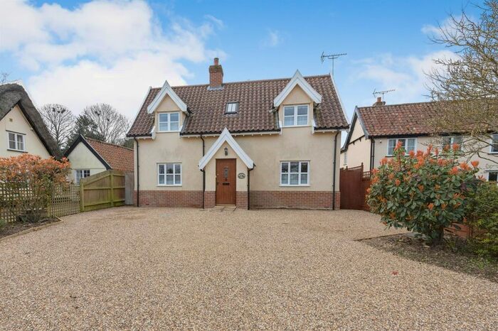 2 Bedroom Property For Sale In Doctors Lane, Stradbroke, Eye, IP21