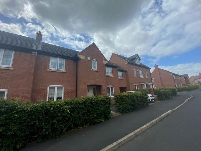 4 Bedroom House To Rent In Allendale Road, Loughborough, LE11