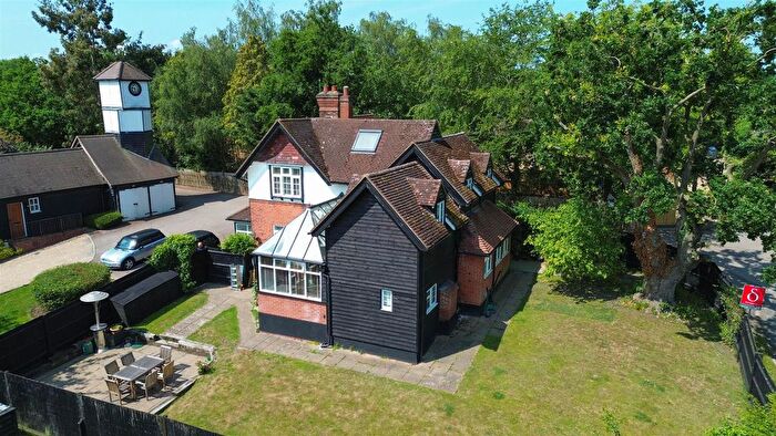 4 Bedroom Detached House For Sale In Mangrove Lane, Hertford, SG13