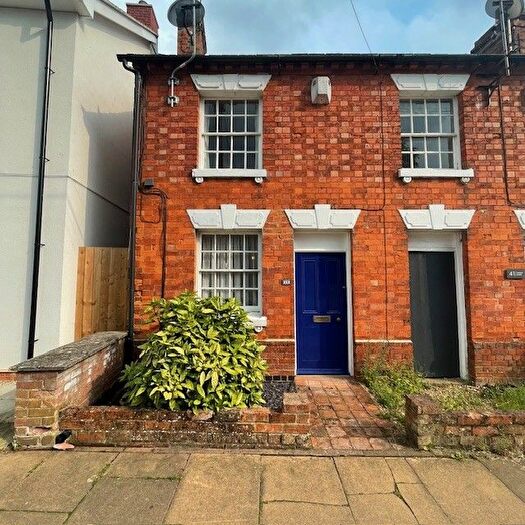 2 Bedroom Town House To Rent In Oxford Street, Daventry, NN11