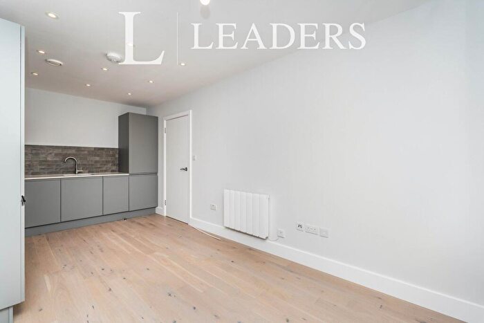 1 Bedroom Apartment To Rent In Compass Point, Southampton, SO16