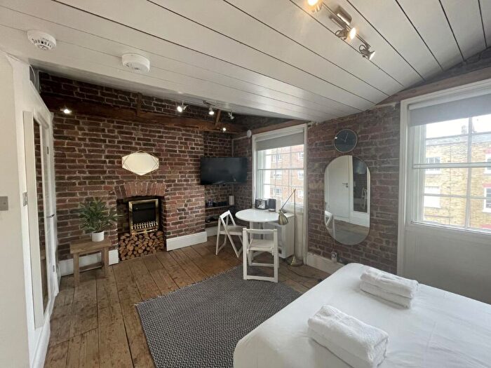 Apartment To Rent In Studio Flat, Gloucester Place, Baker Street, NW1