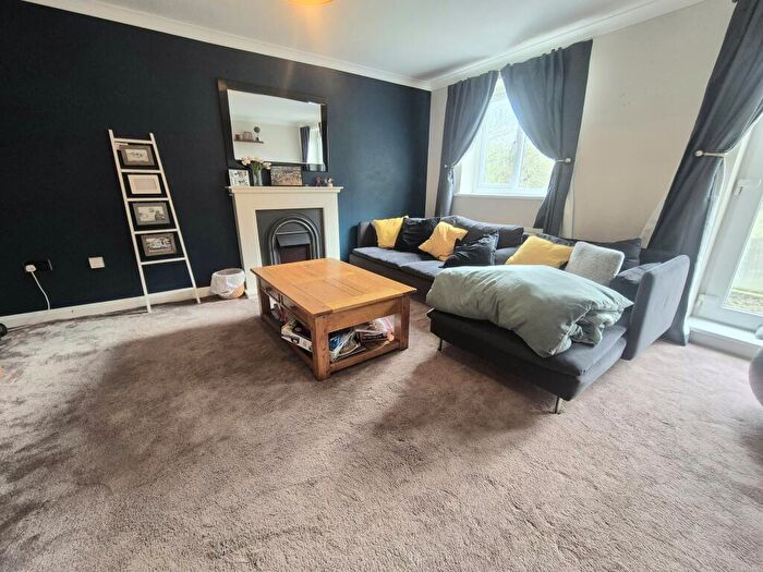 3 Bedroom House To Rent In Brookdale Court, Halifax, HX2
