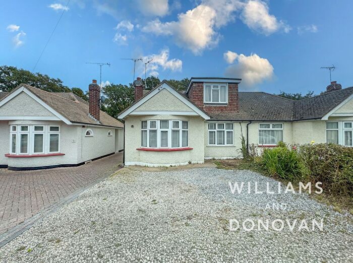 5 Bedroom Semi-detached House For Sale In Hamilton Gardens, Hockley, SS5