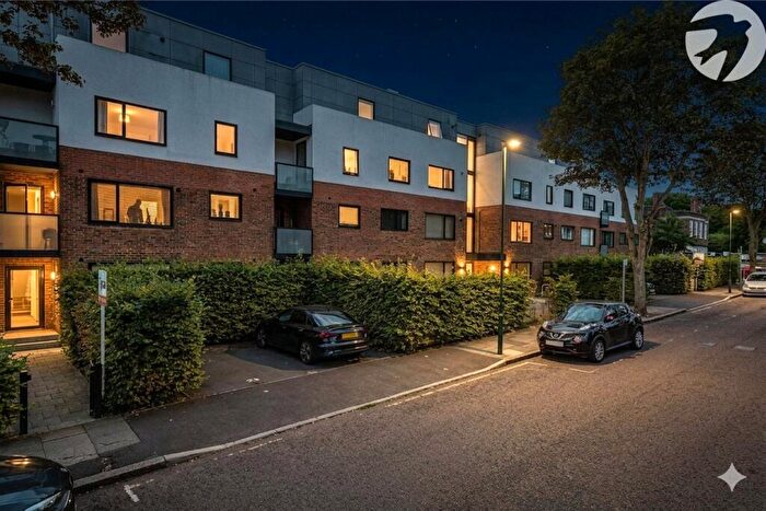 1 Bedroom Flat To Rent In Lingfield Crescent, London, SE9