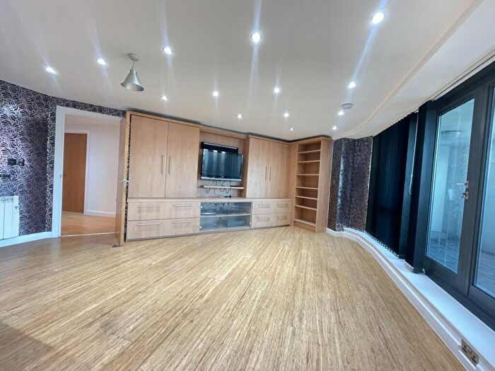 2 Bedroom Apartment To Rent In City South Block A, City Road East, Manchester, M15