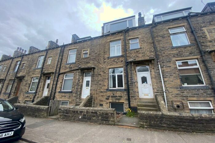 3 Bedroom Terraced House To Rent In Fell Lane, Keighley, BD22