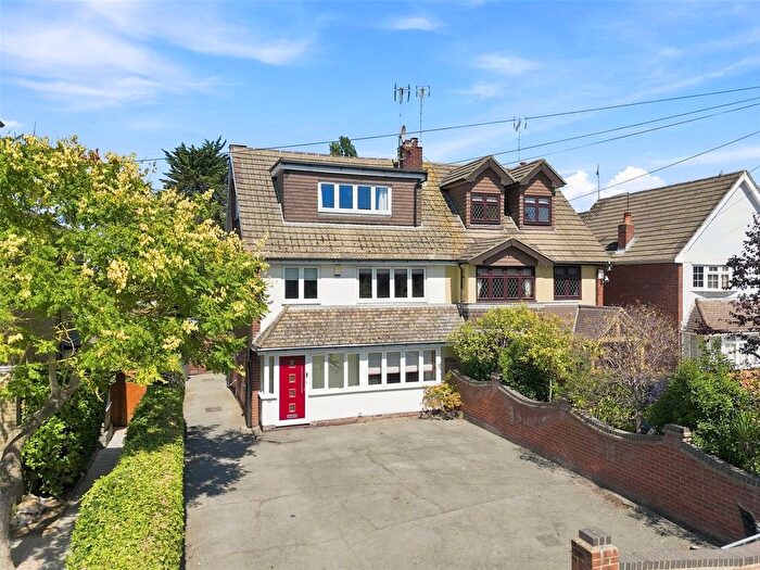 4 Bedroom Semi-Detached House For Sale In Baddow Road, Great Baddow, Essex, CM2