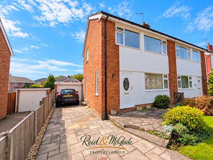 3 Bedroom Semi-Detached House For Sale In Queensbury Drive, Flint, CH6