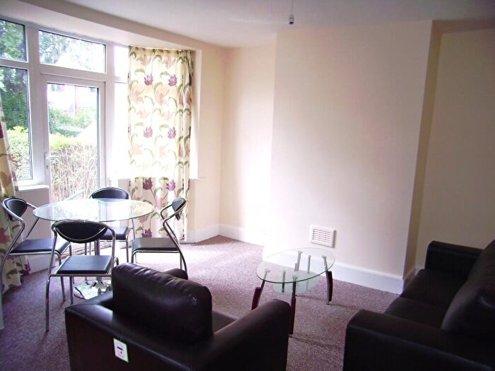 3 Bedroom Semi-Detached House To Rent In Queens Road, Beeston, NG9