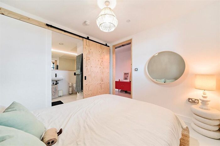 1 Bedroom Flat To Rent In Happy Walk, Leeds, LS9