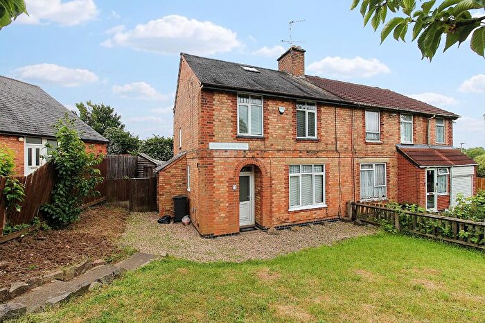 3 Bedroom Semi-detached House For Sale In Great Arler Road, Leicester, LE2
