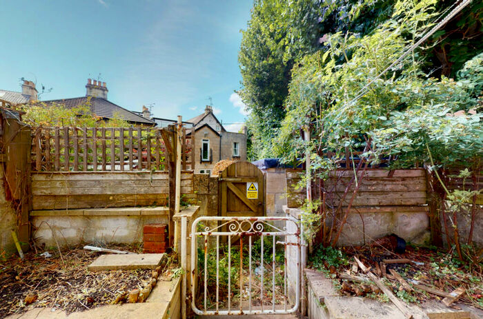 7 Bedroom House To Rent In Hayes Place, BA2