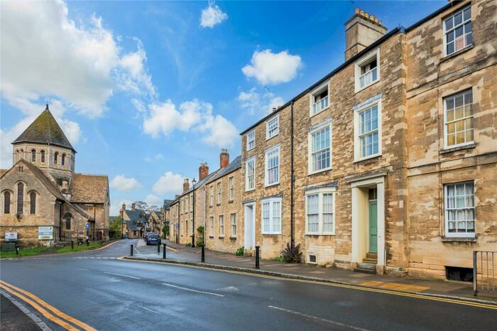 1 Bedroom Apartment To Rent In West Street, Oundle, Peterborough, PE8