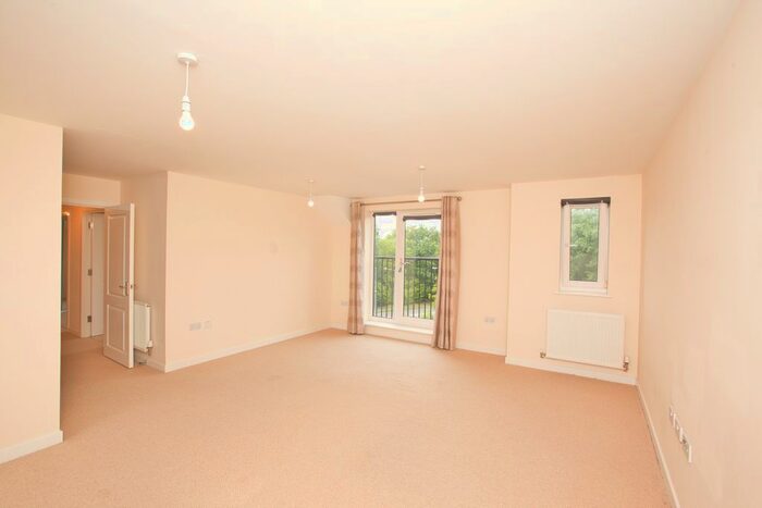 2 Bedroom Flat To Rent In Wolverton, Milton Keynes, Bucks, MK12