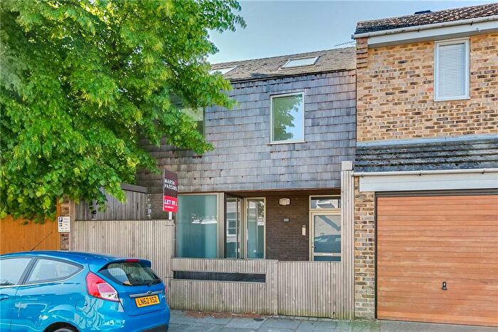 2 Bedroom Property To Rent In Glentham Road, London, SW13