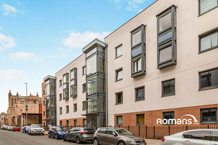 2 Bedroom Flat To Rent In Deanery Road, BS1