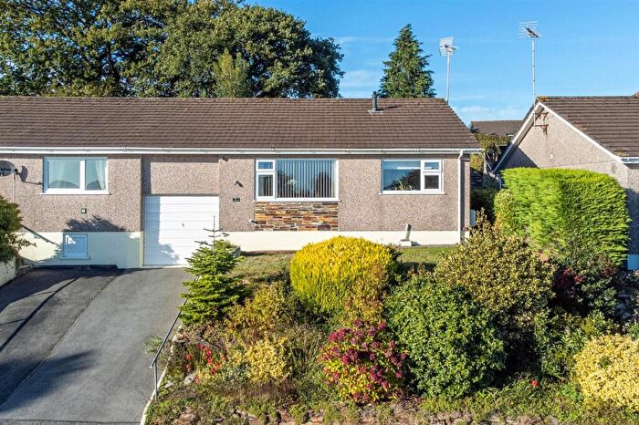 3 Bedroom Semi-Detached Bungalow For Sale In Woodgate Road, Liskeard, PL14