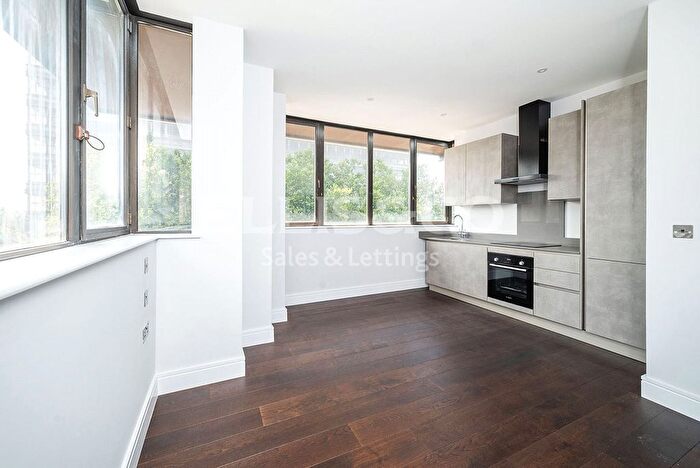 1 Bedroom Flat To Rent In High Road, Whetstone, N20