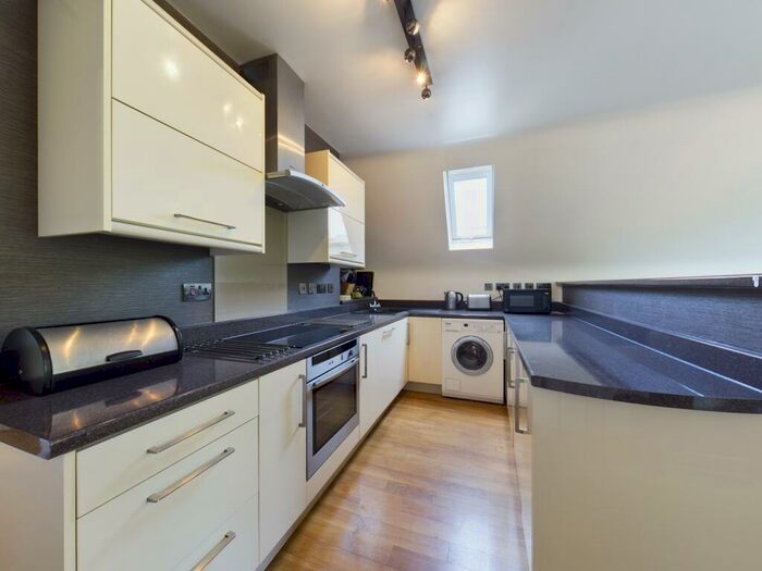 2 Bedroom Apartment To Rent In Pearson Park, HU5