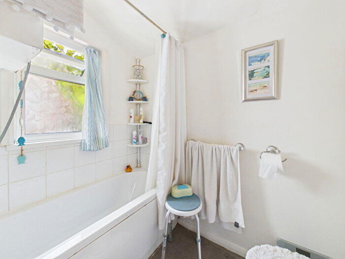 1 Bedroom Flat For Sale In Bridge Road, Worthing, BN14