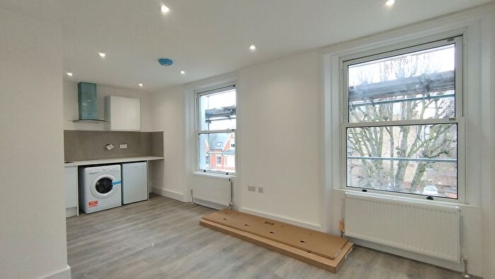 Studio To Rent In Florence Road, London, W5