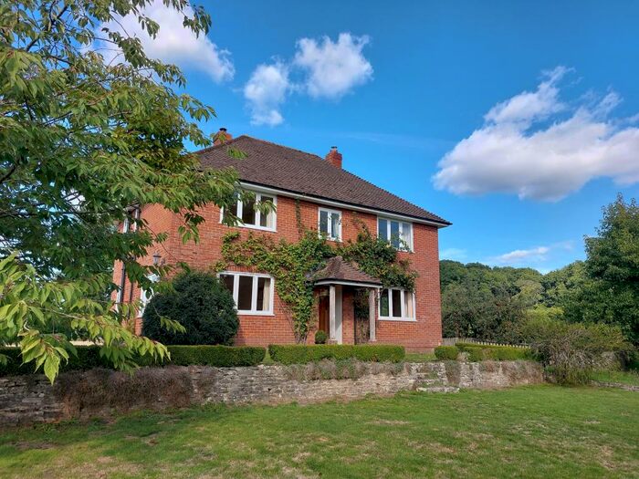 4 Bedroom Farm House To Rent In Verwood, BH31