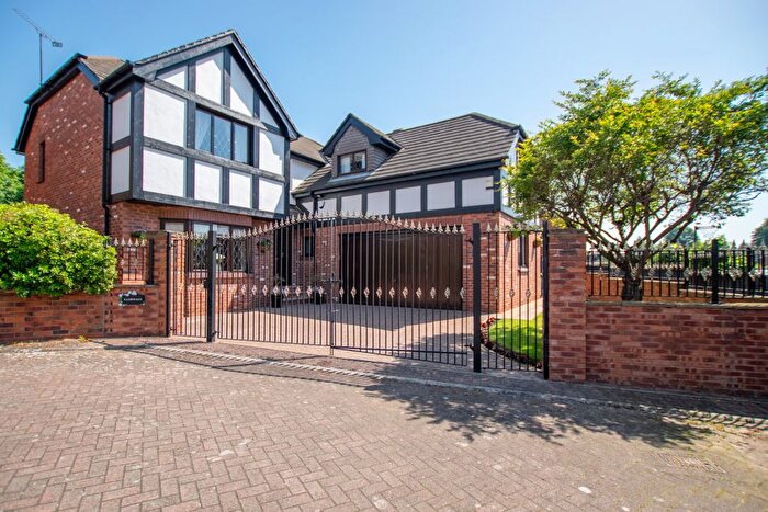 5 Bedroom Detached House For Sale In Fairways Court, Darrington, Pontefract, WF8