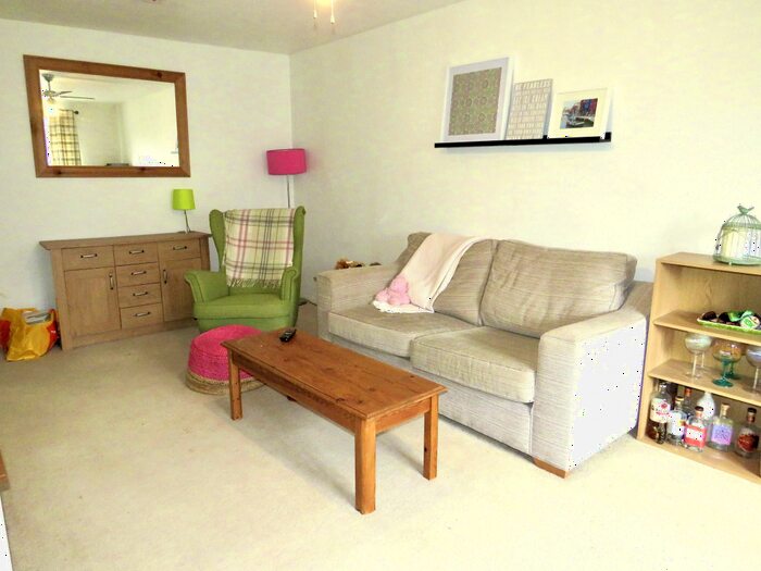 1 Bedroom Apartment To Rent In Gilligan Close, Horsham, RH12
