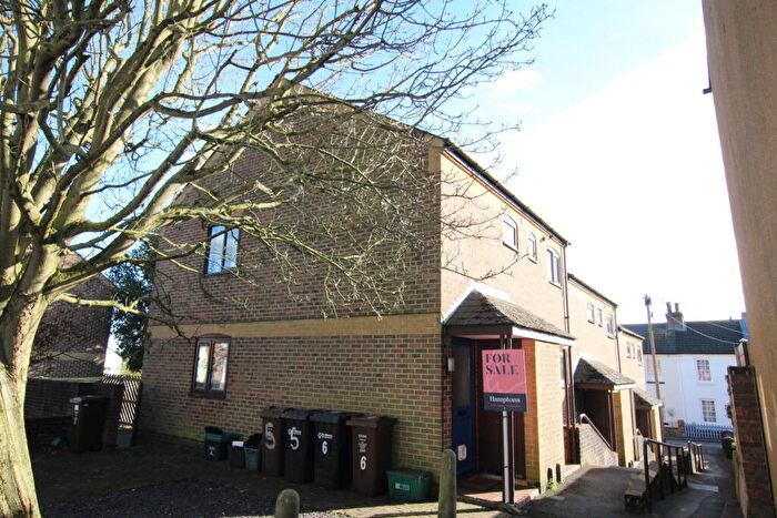 2 Bedroom Maisonette For Sale In Pearces Walk, St. Albans, AL1