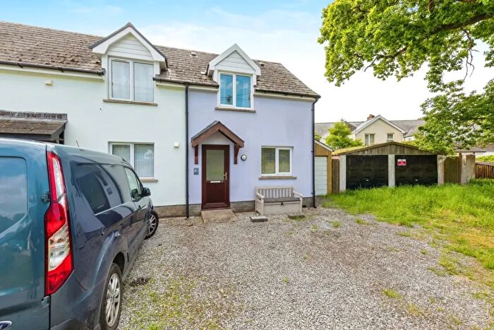 2 Bedroom Property To Rent In Carmarthen, SA33