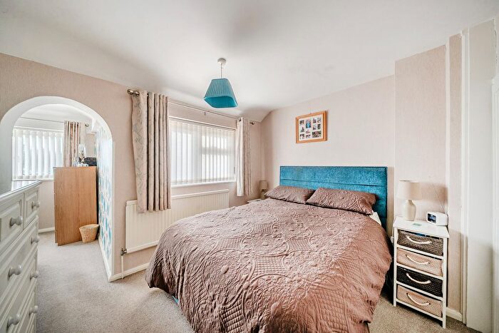 3 Bedroom Semi-Detached House For Sale In Lime Road, Oxford, OX2