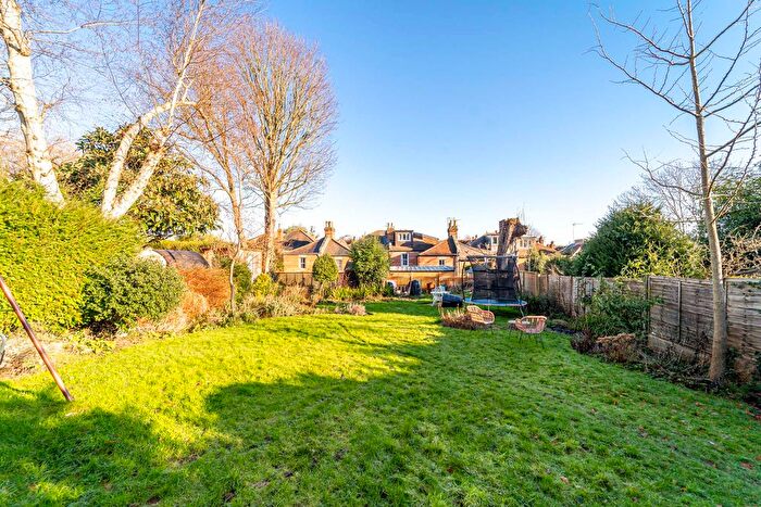 2 Bedroom Flat For Sale In Coolhurst Road, London, N8