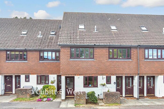 1 Bedroom Maisonette For Sale In John Wiskar Drive, Cranleigh, Surrey, GU6