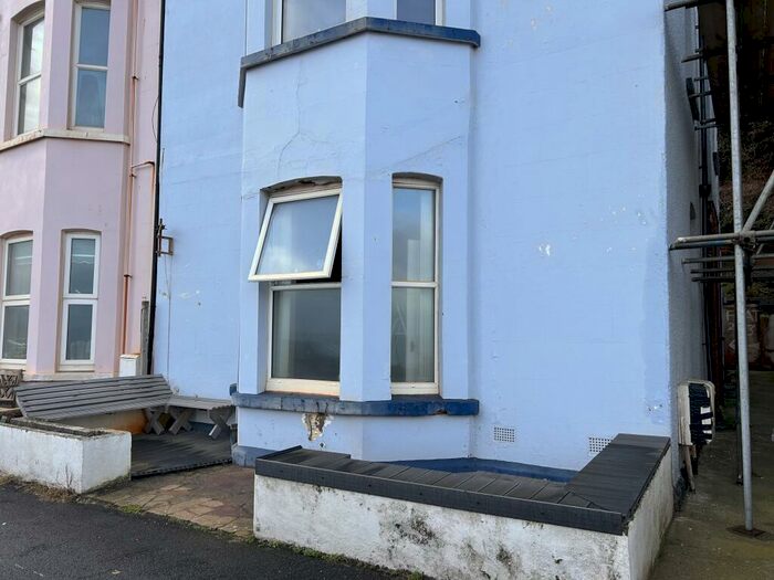 2 Bedroom Flat To Rent In Bedroom Flat - Dawlish, EX7