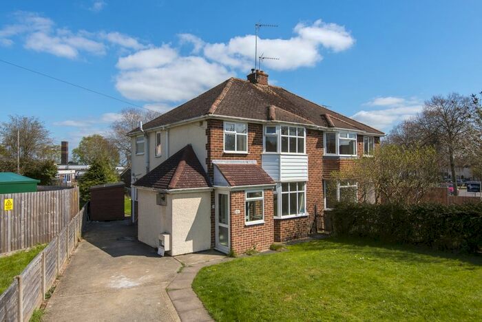 3 Bedroom Semi-Detached House To Rent In Sinclair Avenue, Banbury, OX16