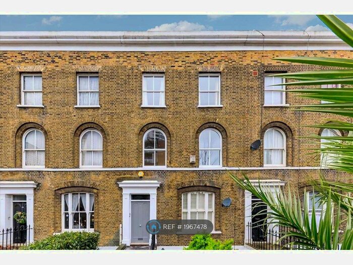 3 Bedroom Flat To Rent In Bow, London, E3