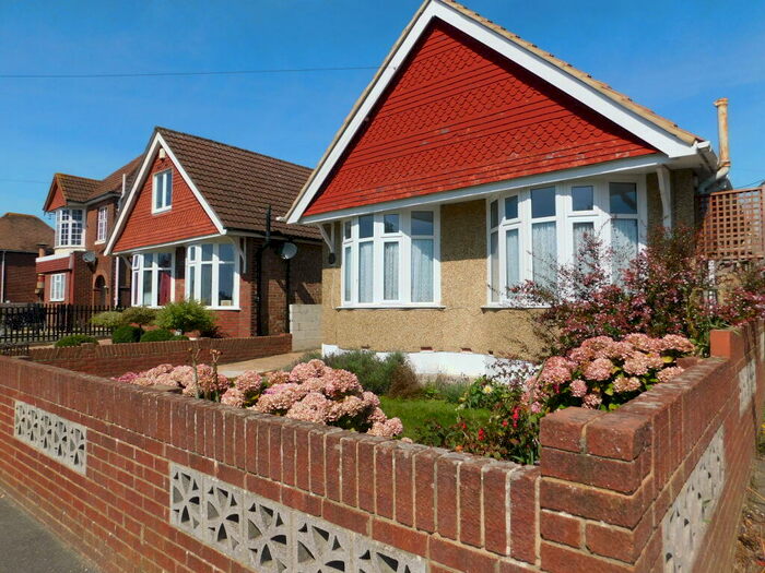3 Bedroom Bungalow To Rent In Jubilee Avenue, Portsmouth, PO6