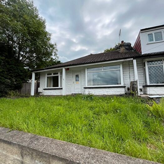 2 Bedroom Semi-Detached Bungalow To Rent In Ashbourne Gardens, Bradford, BD2