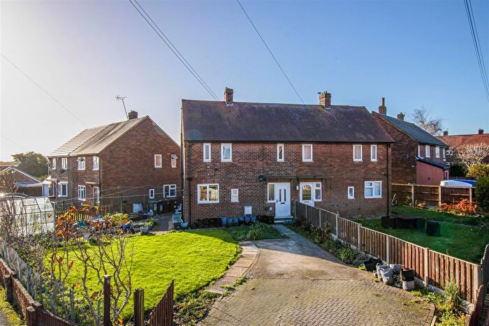 2 Bedroom Semi-Detached House For Sale In Ridge Crescent, Middlestown, Wakefield, WF4